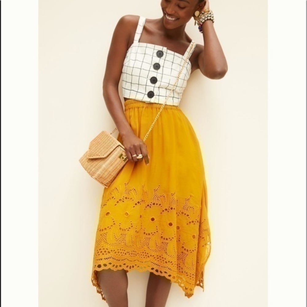 💋 Rare Anthropologie yellow golden eyelet embroiled elastic waist skirt.